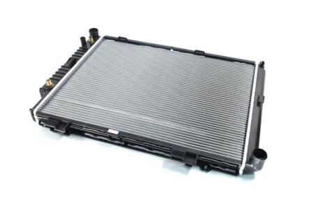 Радіатор охолодження двигуна MB W210 +/-AC автомат 95-02 Van Wezel 30002189