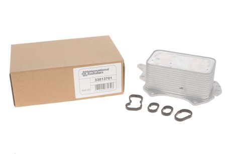 Радіатор масляний Nissan/Opel/Renault C.I.U Van Wezel 33013701