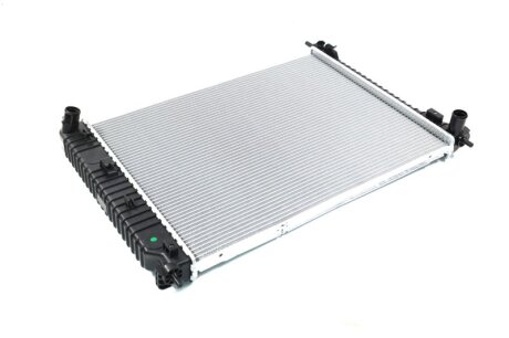 Радіатор охолодження двигуна ANTARA/CAPTIVA 24/32 MT Van Wezel 37002435