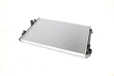 Радіатор охолодження двигуна AUDI A 3, SKODA OCTAVIA III (13-) Van Wezel 58002336