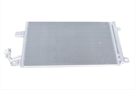 Радіатор кондиціонера VW T5 2.0TDI 09-15 (opt-om) Van Wezel 58005328