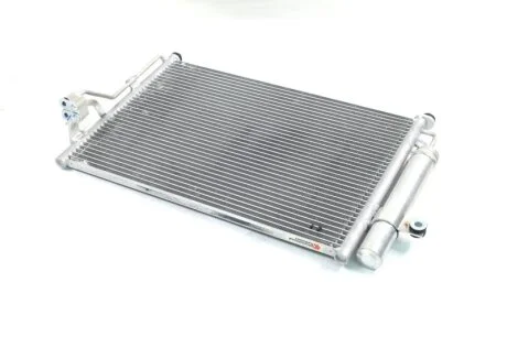 Конденсор кондиціонера HYUNDAI GETZ MT ALL 02- Van Wezel 82005087