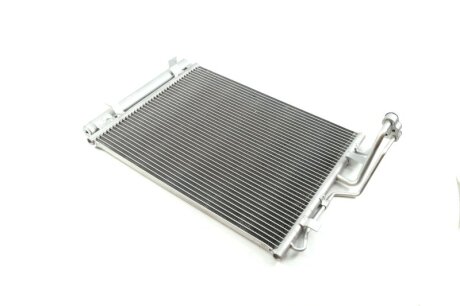 Радіатор кондиціонера I30 DIES 06- Van Wezel 82005189