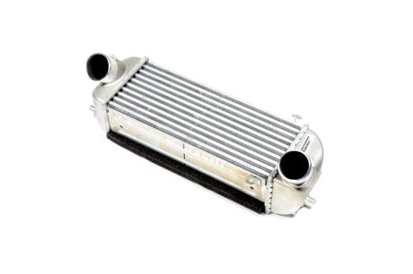 Інтеркулер HYUNDAI SANTE FE II Van Wezel 82014702