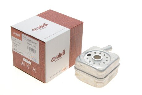 Радіатор масляний VW Caddy/Crafter/T5 1.9/2.5TDI 03-15 (теплообмінник) (opt-om) Vika 11170067601