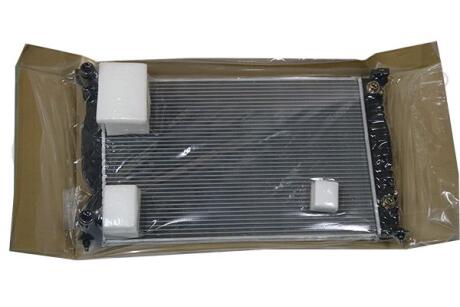 Радіатор охолодження двигуна Audi A4 (04-08) Vika 11211818901