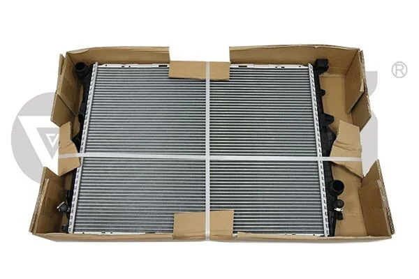 Радіатор VW Touareg (03-10) / Audi Q7 (10-15) VIKA Vika 11211825601 (фото 1)