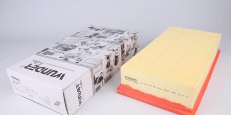 Фільтр повітряний BMW X5 3.0i 00- (opt-om) WUNDER FILTER WH 205