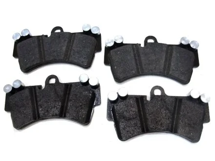 Колодки гальмівні дискові ПЕРЕДН AUDI Q7 06-15. VW TOUAREG 02-10. PORSCHE CAYENNE 02-10 ZIMMERMANN 23693.165.9